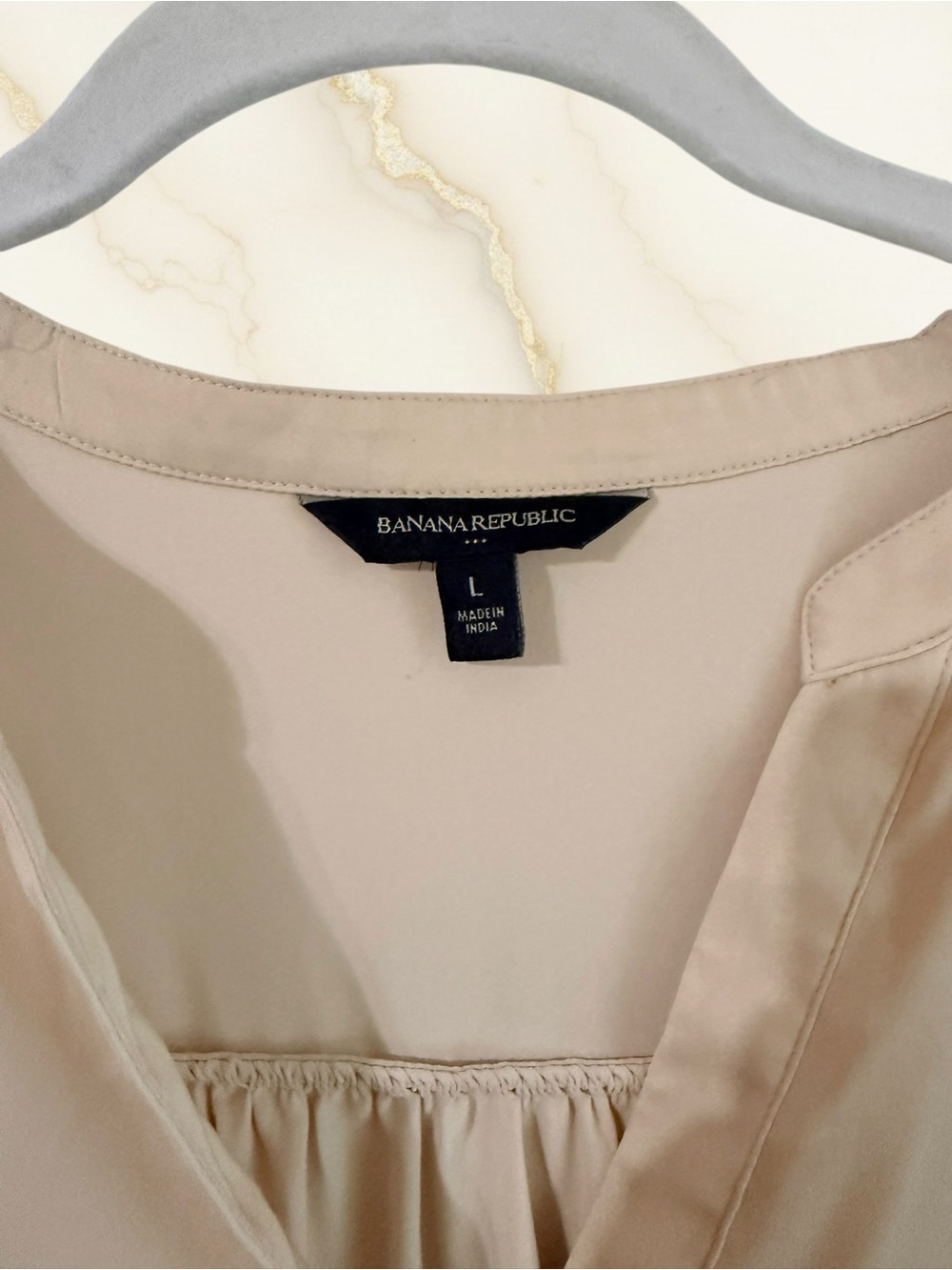 Banana Republic Light Beige Cap-Sleeve Women's Blouse with Button Placket - Picture 6 of 7